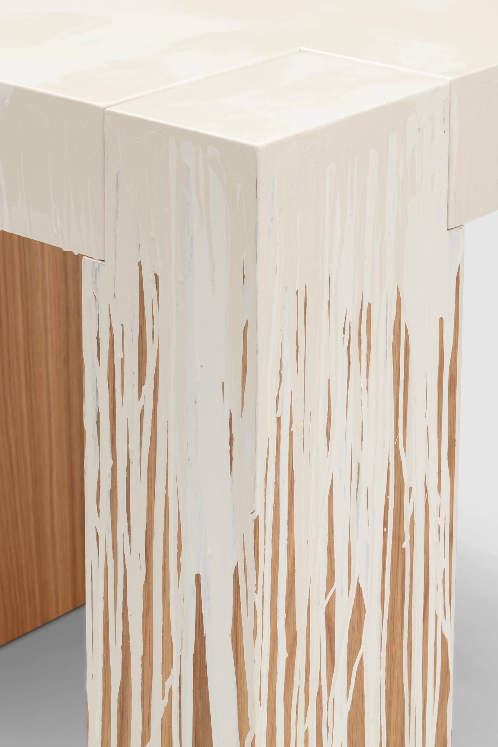 Sculpture dining table by Too Good