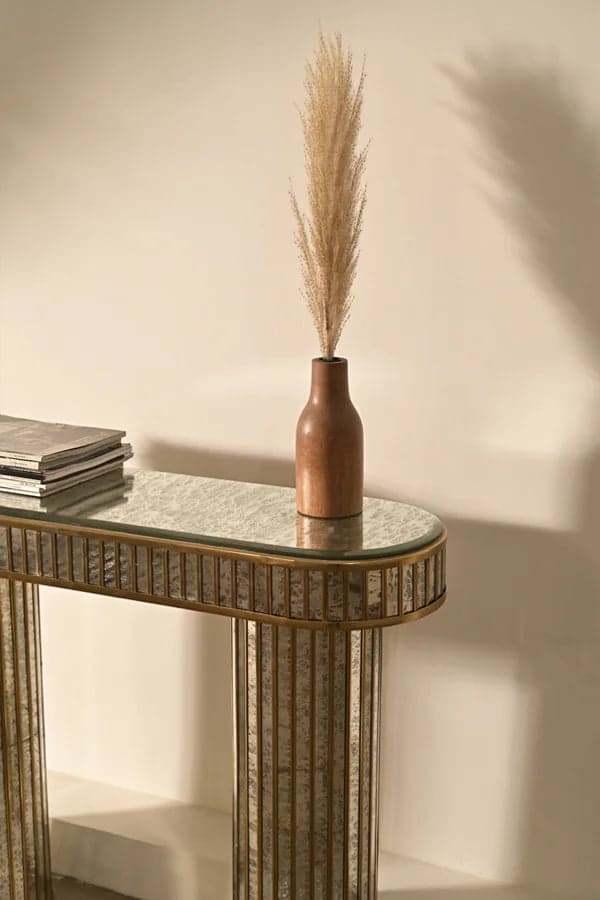 Fossil Console Table © by Nama homes