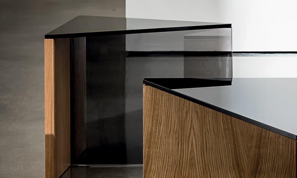 Regolo Triangular by Sovet Italia