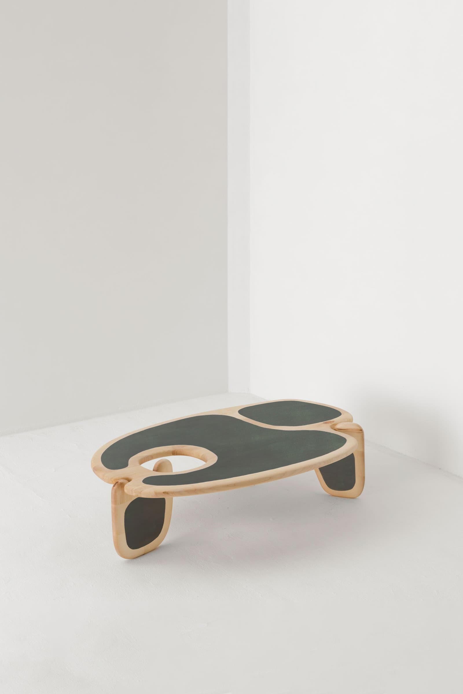 Palette coffee table by Too Good