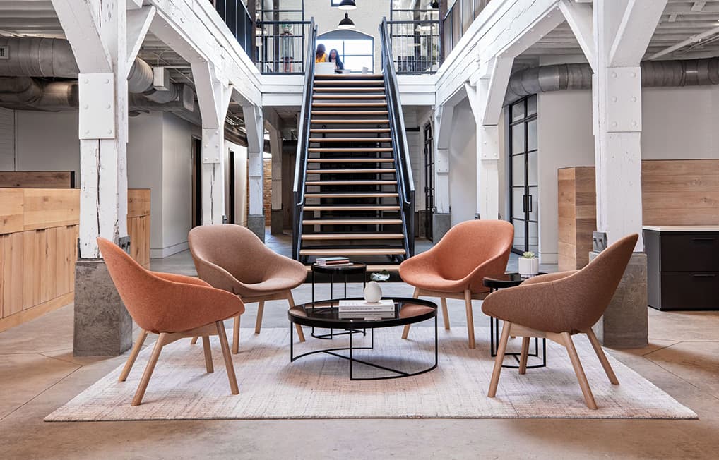 Beso lounge by Artifort
