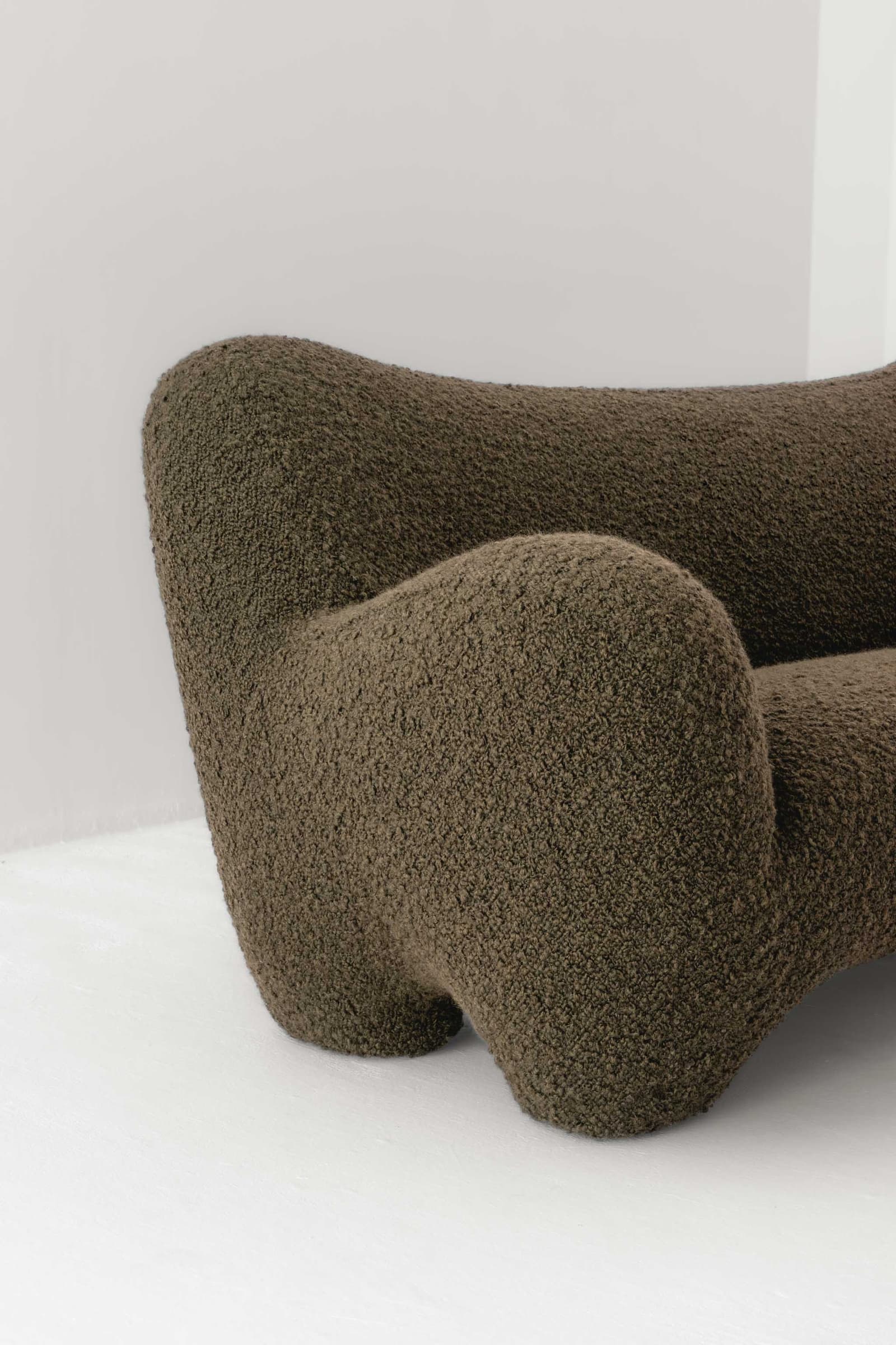 Gummy sofa 2.4 by Too Good