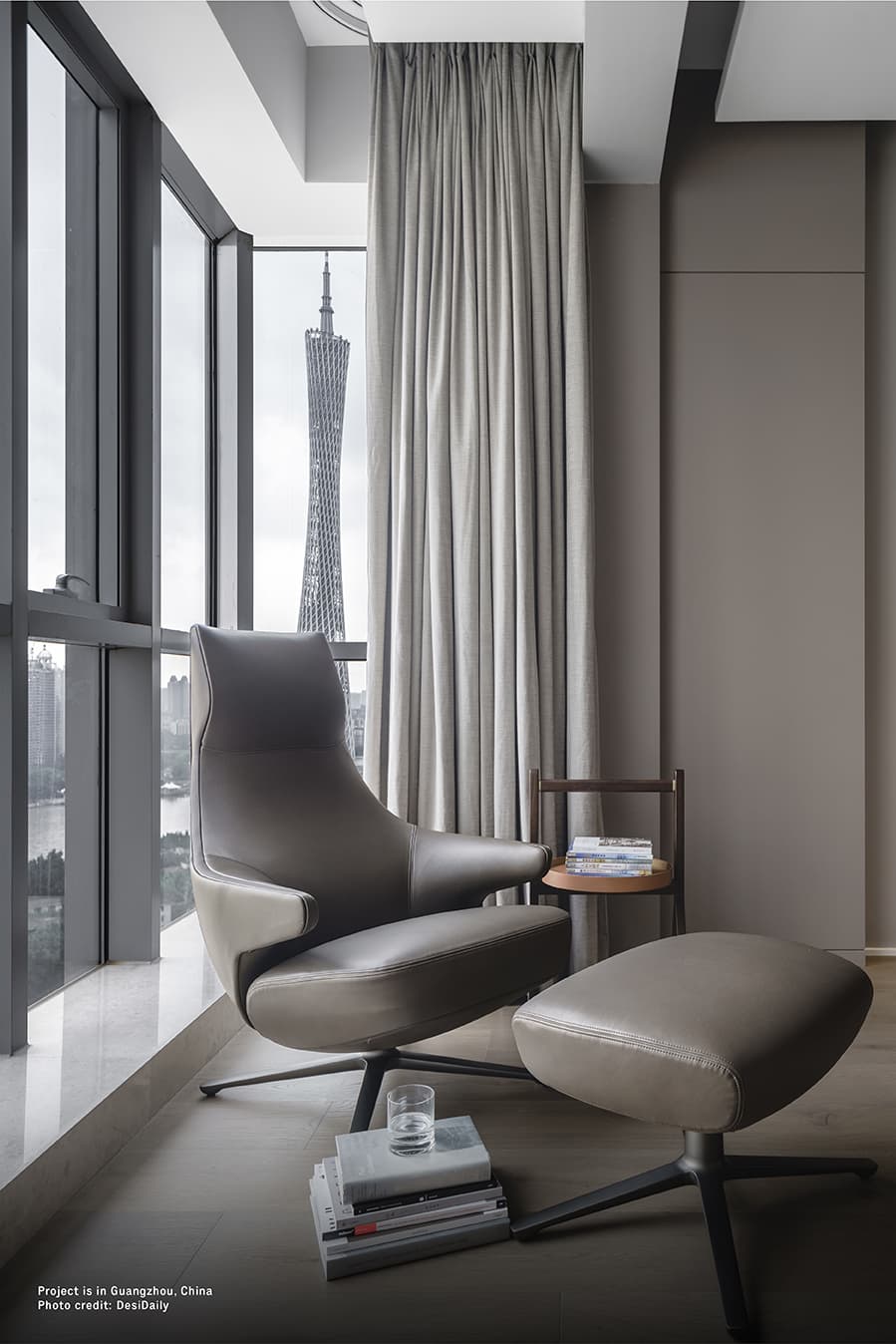 Jay Lounge by Poltrona Frau